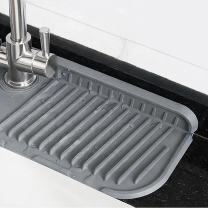Silicone Faucet Splash Guard – Self-Draining Sink Mat for Kitchen & Bathroom